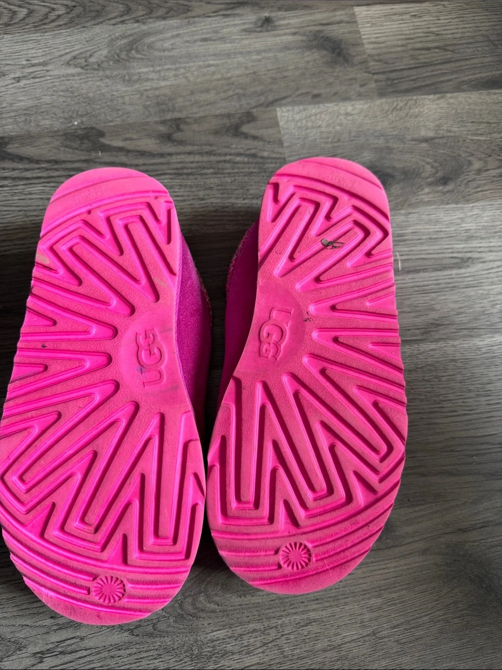 UGG Kids Pink Suede Slip-On Slipper shoes
